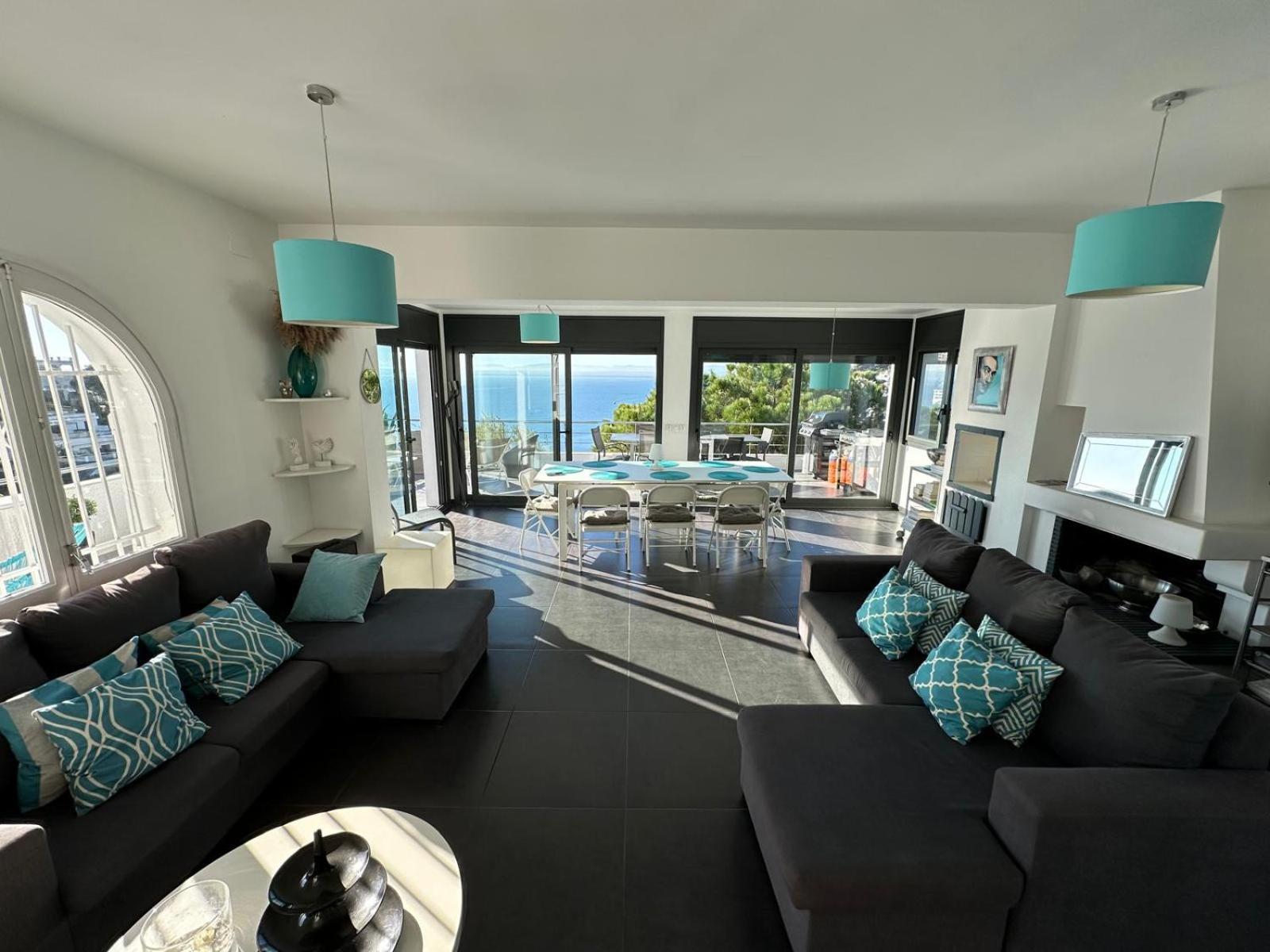 Holiday home Eden Roc Av-22 Roses
